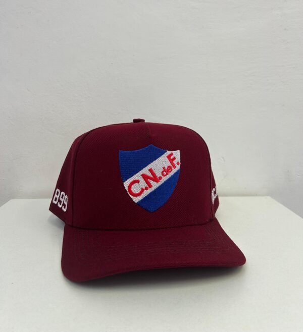 Gorro Visera Bordo Escudo Bordado