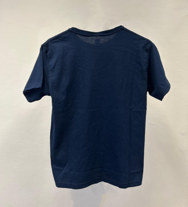 Remera Azul Marino Escudo Bordado Niño - Imagen 2